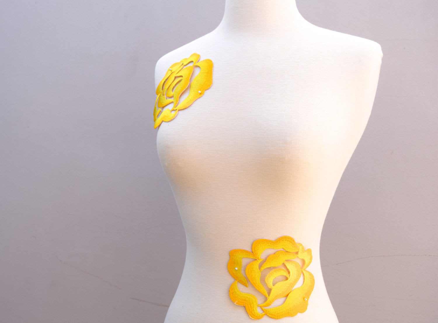 2  Golden Glow Setting Yellow Embroidery Rose Flower Patch
