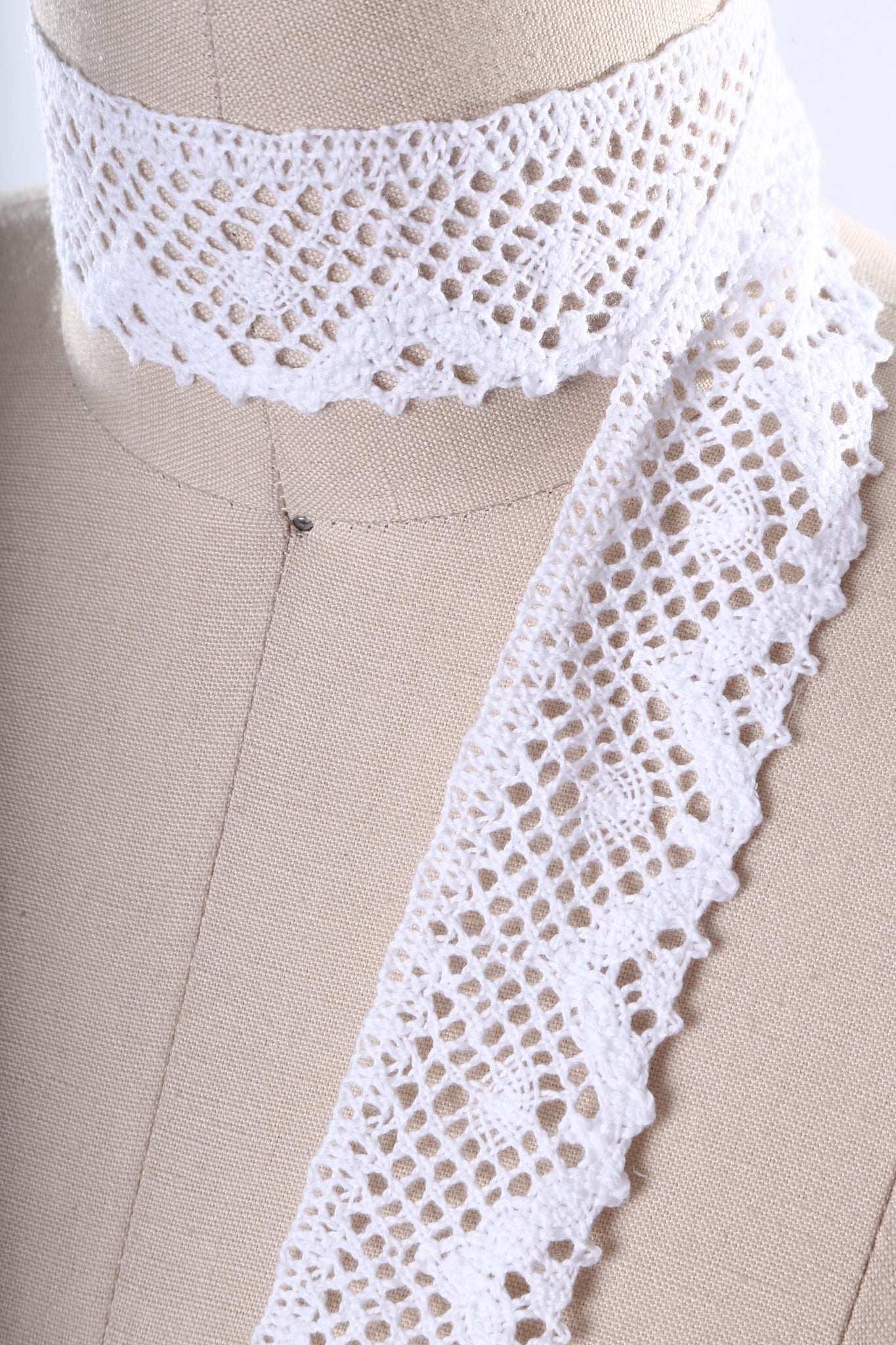 2 Yards White Crotchet Cluny/Cotton Lace Trim