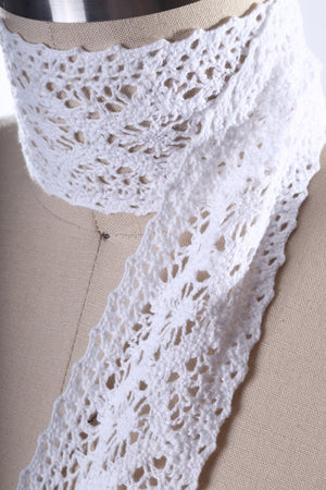 1 Yard White Knitted Cluny Lace Trim with Finished Edges