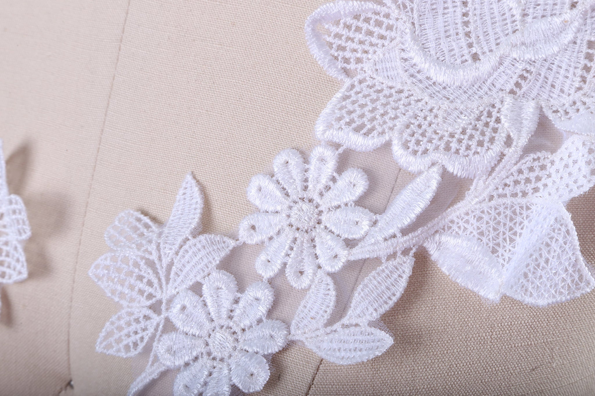 1 Pair White Large Venice Bridal Lace Applique