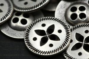 4 Silver Almonds and Dots Design Metal Button