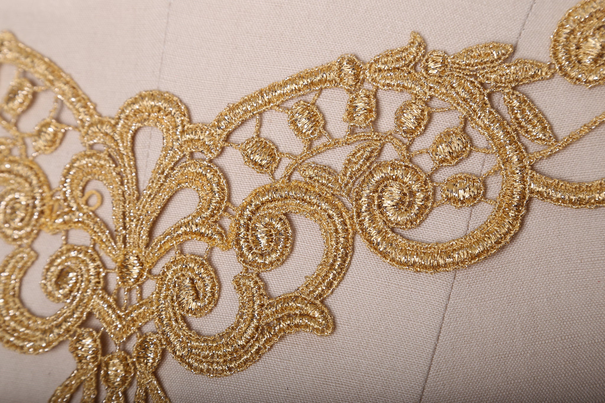 1 Metallic Gold or Silver Rounded Edges Venice Lace Patch Applique