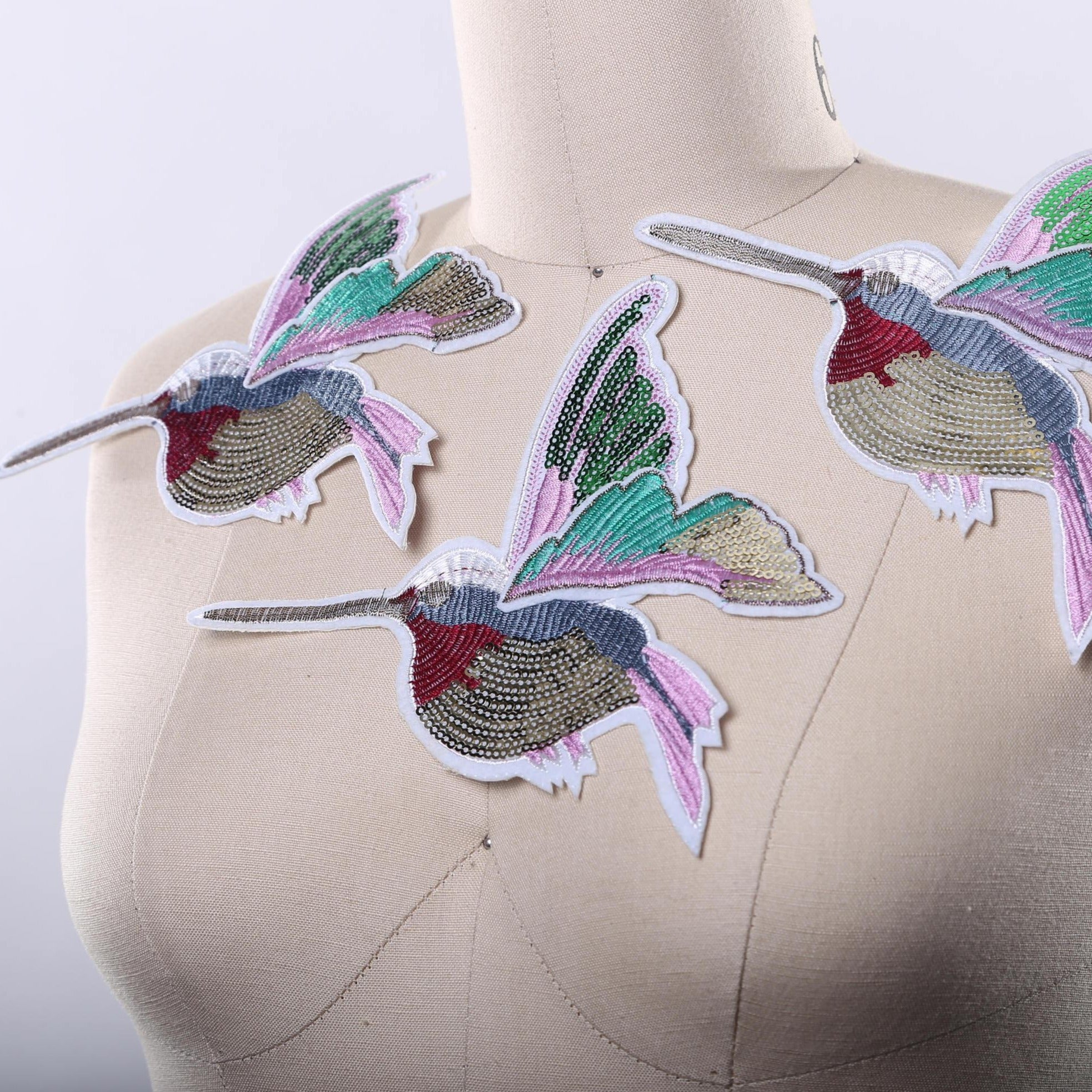 1 Hummingbird Colorful Flapped Wings Needlelike Beak Sequins Patch