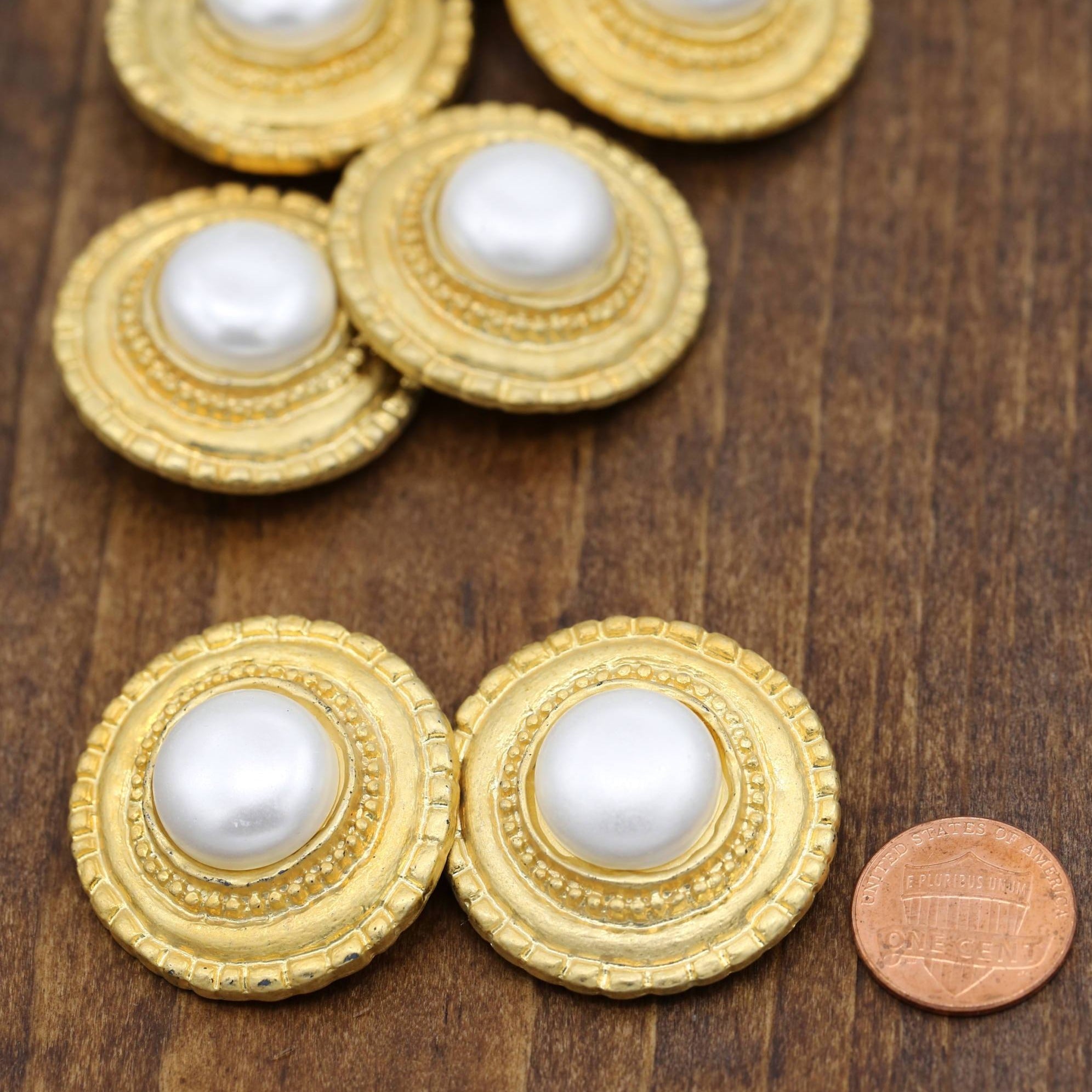 4 Gold Base with Ivory Pearl Plastic Button