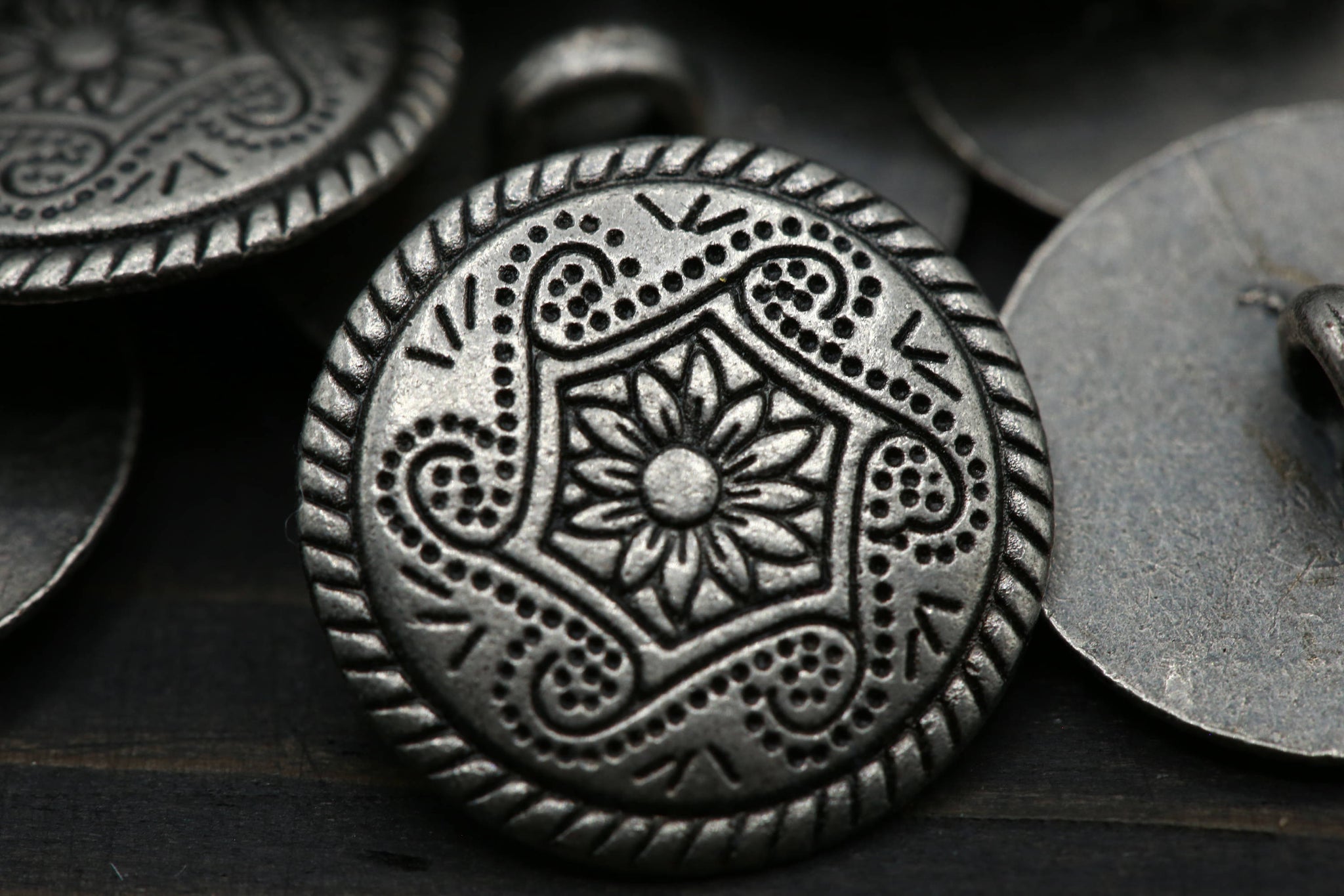 4 Flower Design Vintage Gunmetal Button