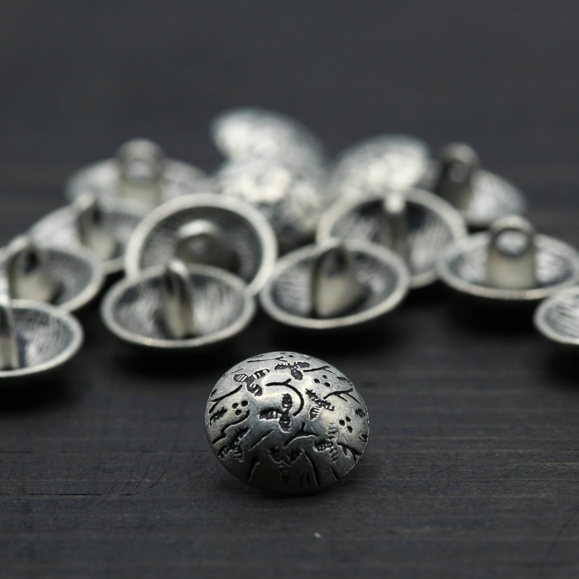 4 Silver Contemporary Flowers Small Metal Button