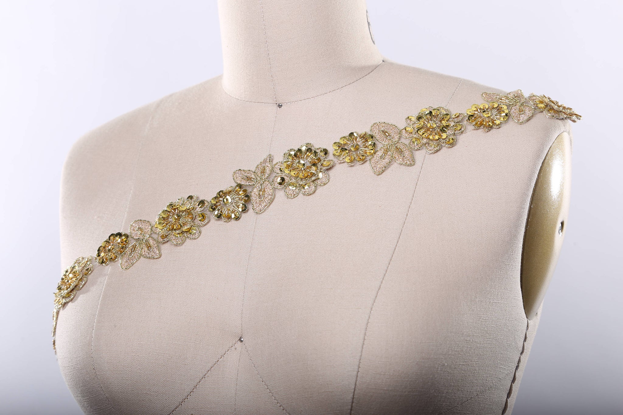 18" Gold Beaded 3D Flower and Leaf Lace Trim