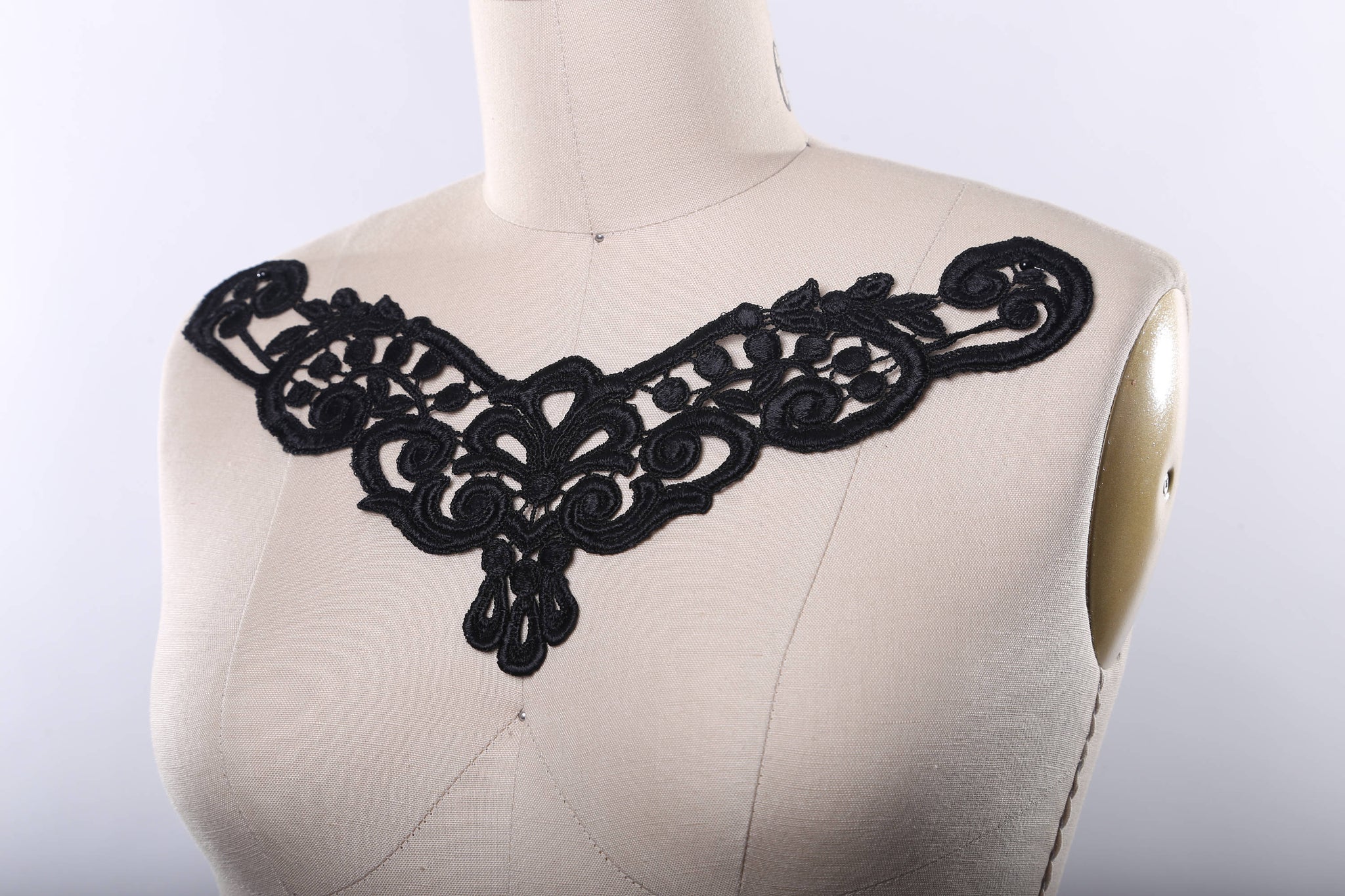 Black or White Soft Venice Lace Collar Applique