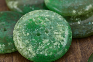 1.5" Green Speckled Plastic Button: 4pcs