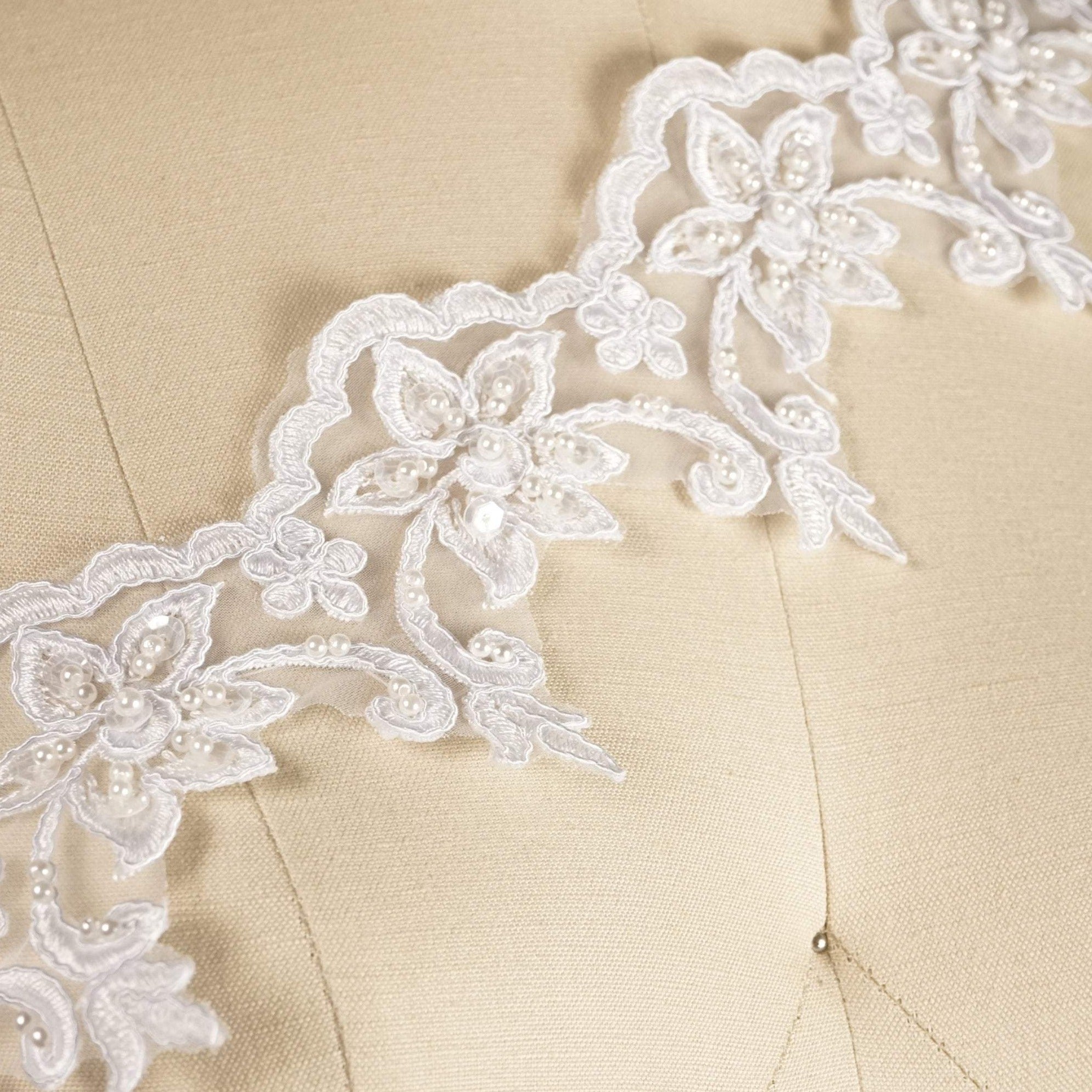 1 Yard White or Ivory Hawaiian Flower Style Bridal Lace Trim