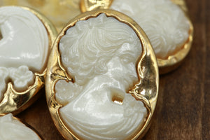 1 Cameo Gold Background With Ivory Female Face Plastic Button