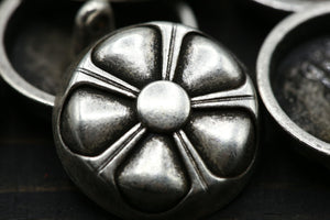 4 Silver Flower Wheels Metal Button