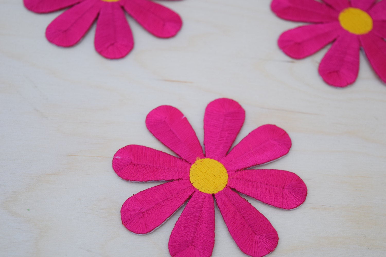 Fuchsia Daisy Iron on Patches with Yellow Center - Embroidery Patches 3"