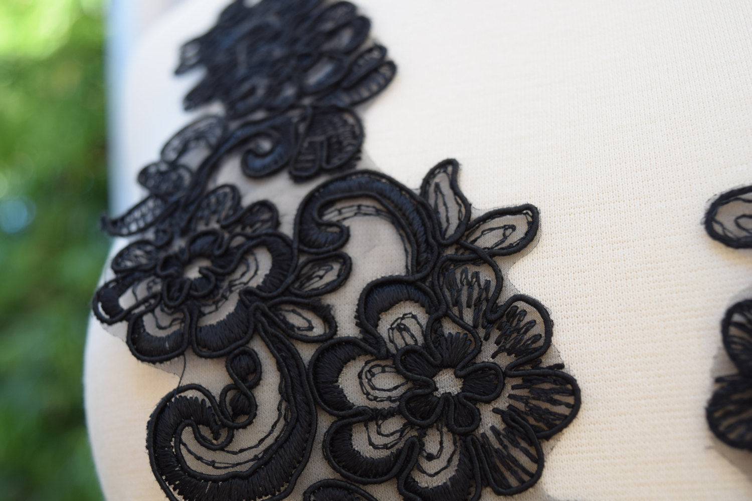 1 Pair Black or White Flowers and Swirls Mirrored Shape Alencon Lace Patch Applique